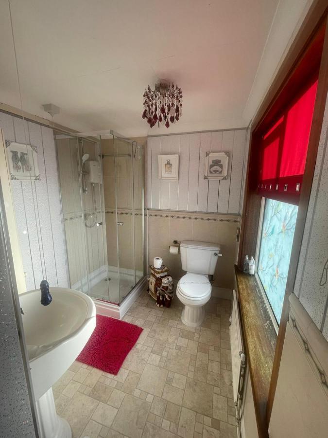 Redwood Lodge เวสต์เบอรี ภายนอก รูปภาพ